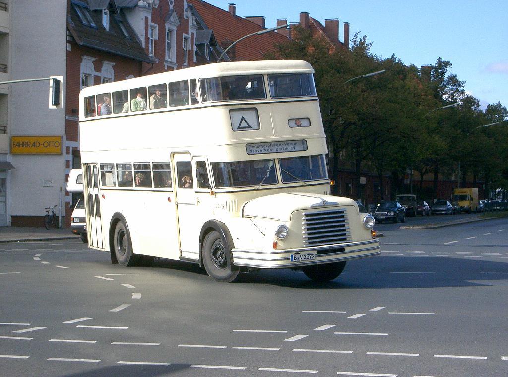 2072 (Oranienburger Str., Wilhelmsruher Damm, 25.9.04)-b.jpg
